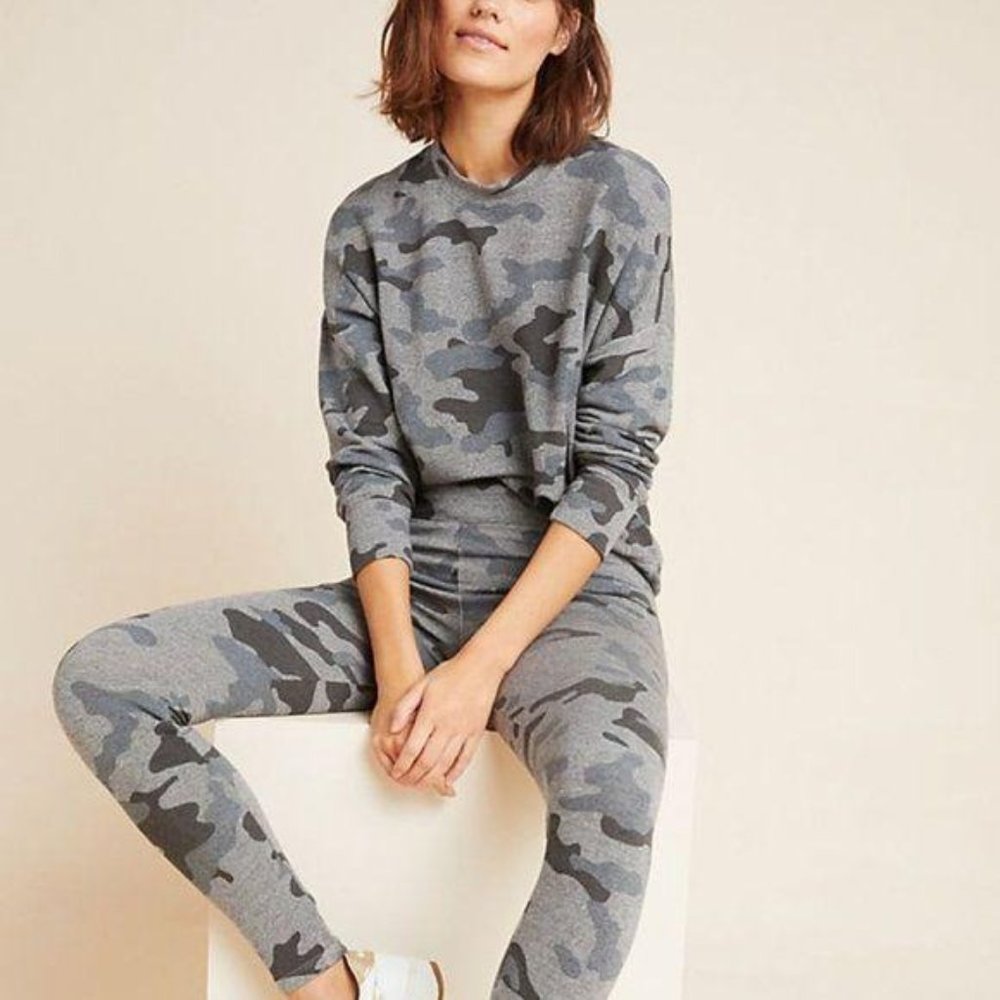SUNDRY Camo Raglan Sweatshirt REVOLVE Anthro Pull